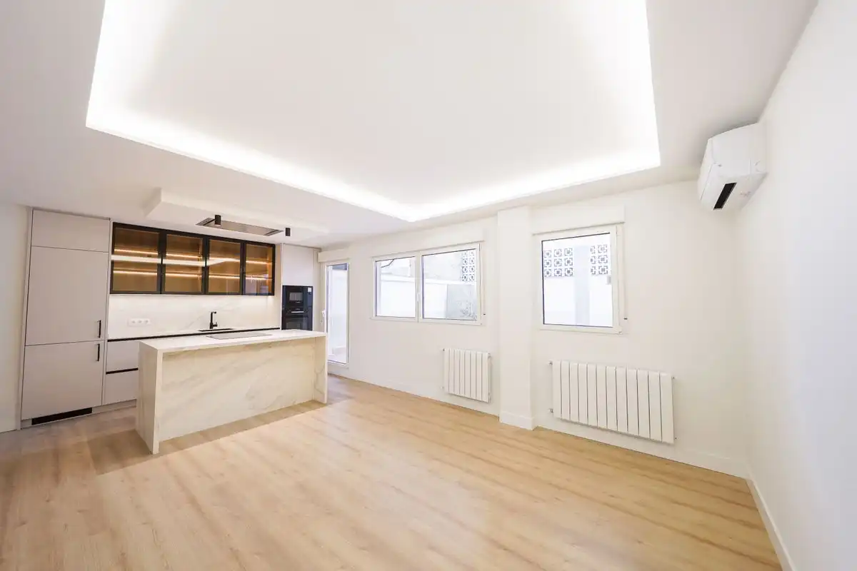 Cuina de Planta baixa en venda en Madrid amb Aire condicionat, Calefacció i Terrassa