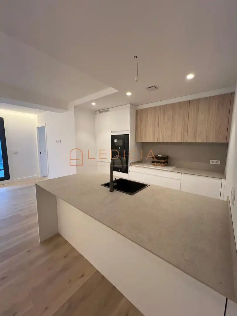 Flat with lift for sale in Sanjurjo Badía, imagen 11