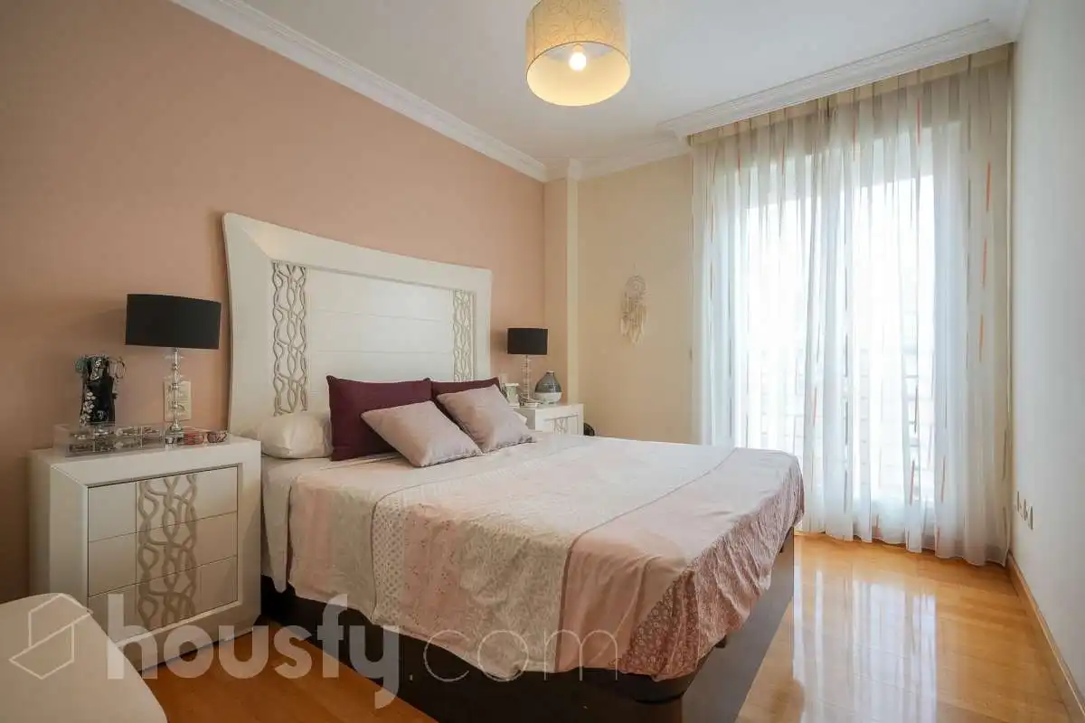 Habitación de Piso en venta en Madrid con Aire acondicionado, Calefacción y Jardín privado