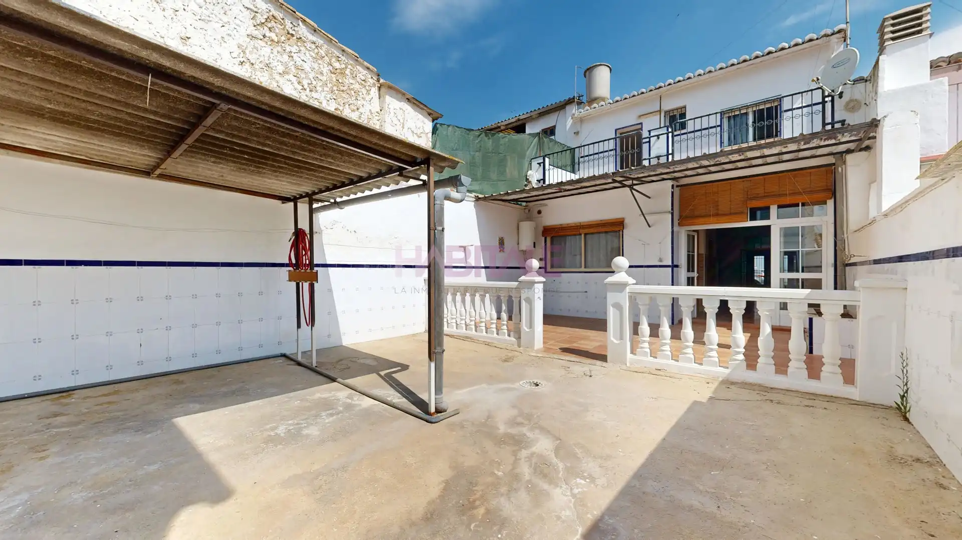 Vista exterior de Casa o chalet en venta en Montserrat con Terraza
