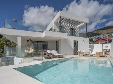 Casa amb balcó en venda a Benalmádena pueblo
