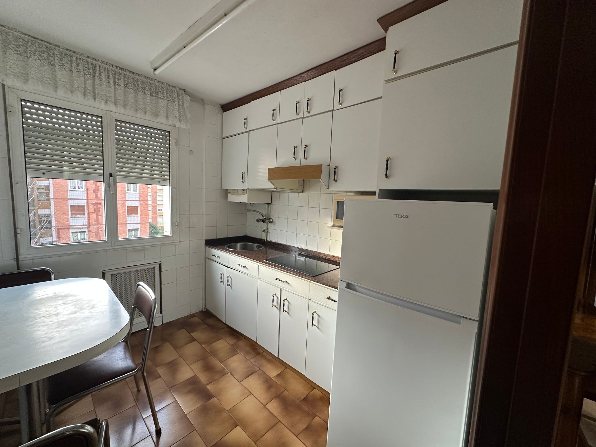 Cuina de Pis en venda en Gijón  amb Calefacció i Moblat