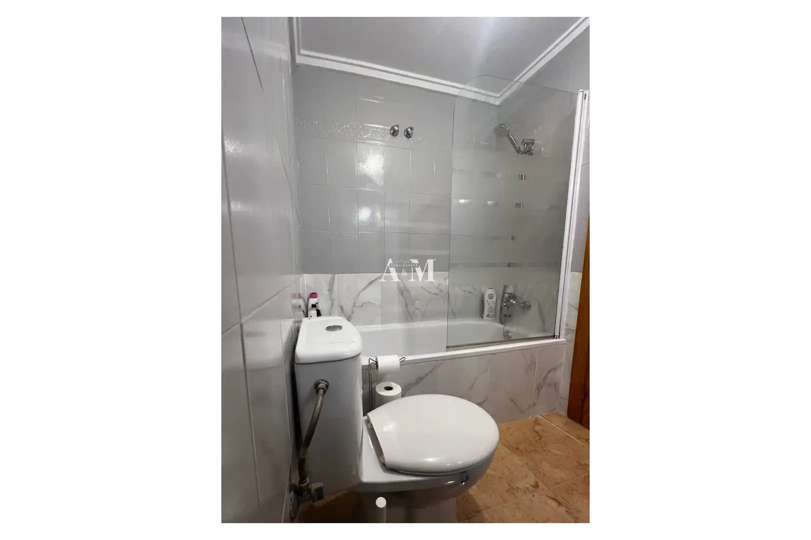 Bathroom of Apartments for rent in Torrevieja  with Heating, Furnished and Oven