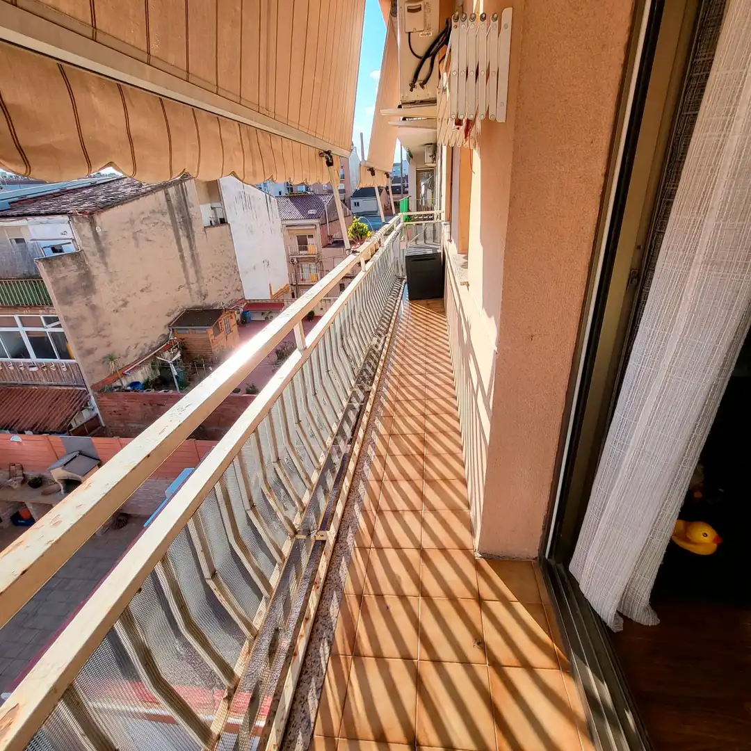 Balcony of Flat for rent in Sabadell  with Air Conditioner, Heating and Parquet flooring