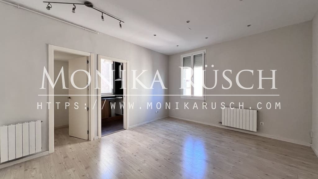 Flat for sale in El Camp de l'Arpa del Clot