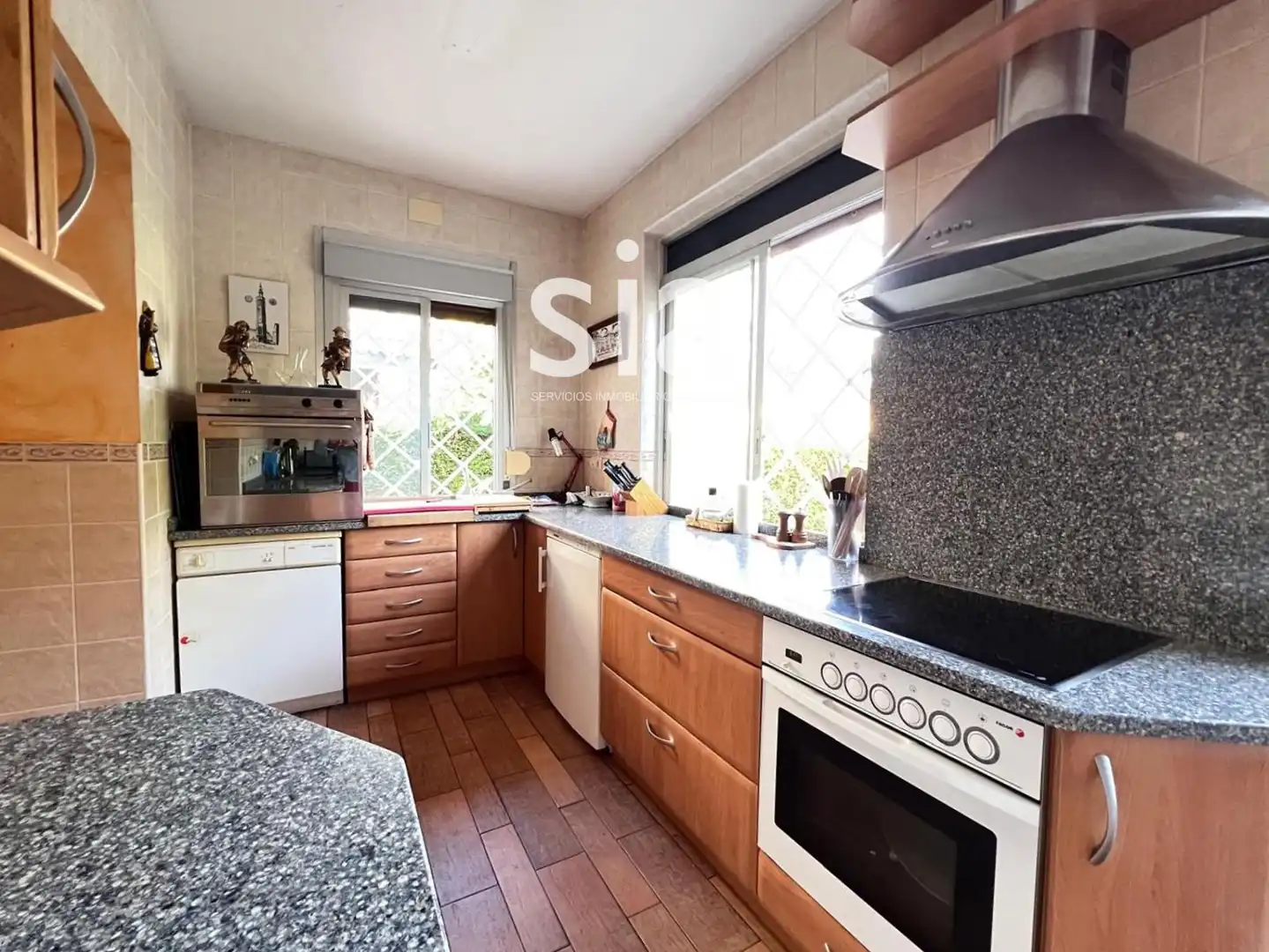 Küche von Haus oder Chalet zum Verkauf in Vitoria - Gasteiz mit Heizung, Privatgarten und Terrasse