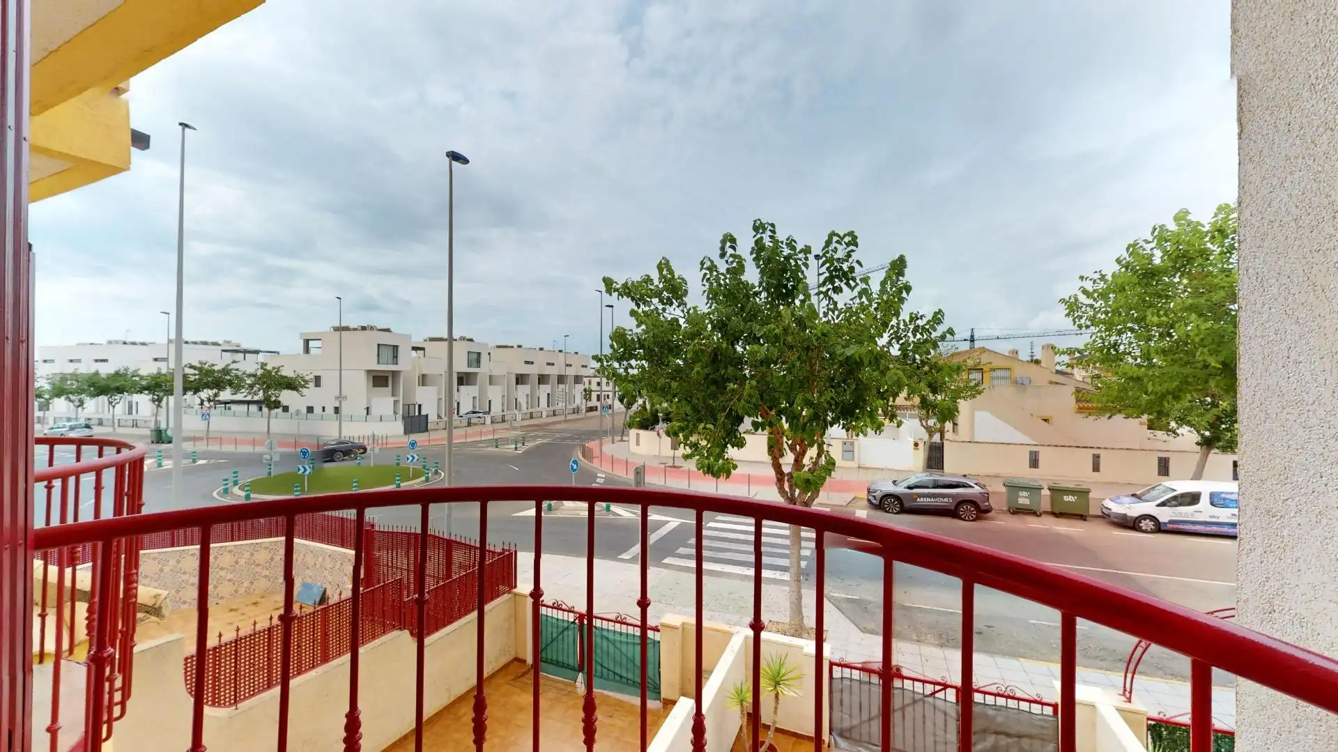 Vista exterior de Casa adosada en venda en Pilar de la Horadada amb Jardí privat, Terrassa i Balcó