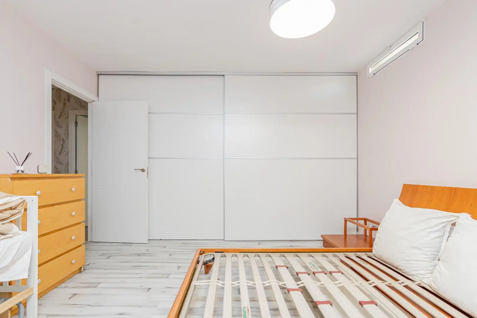 Habitación de Casa o chalet en venta en Madrid con Aire acondicionado, Calefacción y Jardín privado
