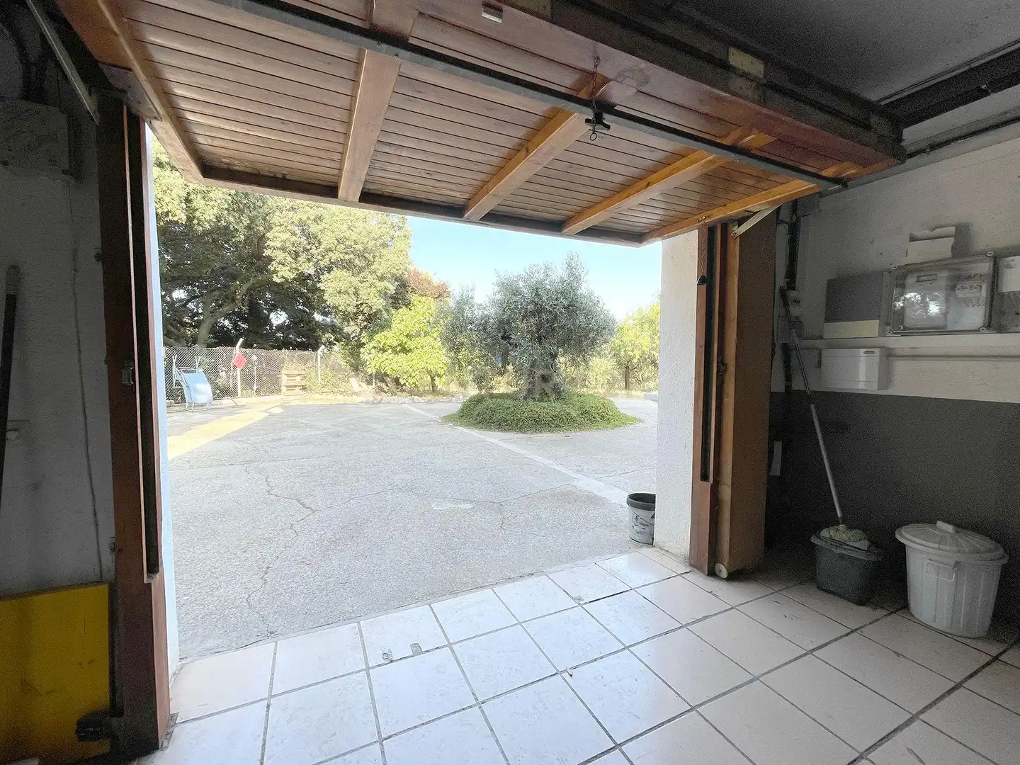 Parking of Houses for sale in Terrassa  with Air Conditioner, Private garden and Storage room