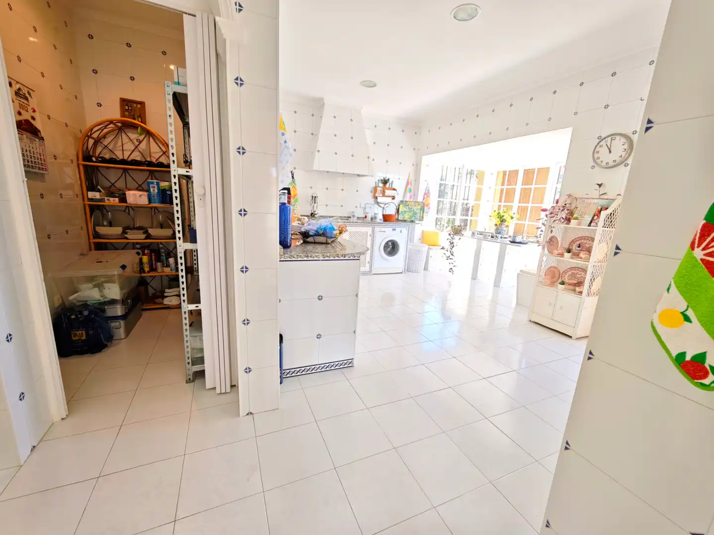 Cuina de Casa o xalet en venda en Chiclana de la Frontera amb Aire condicionat, Calefacció i Jardí privat