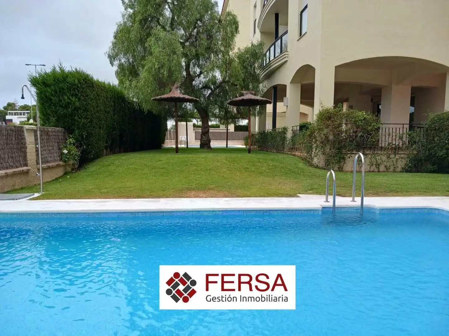 Piscina de Piso de alquiler en El Puerto de Santa María con Aire acondicionado, Calefacción y Jardín privado
