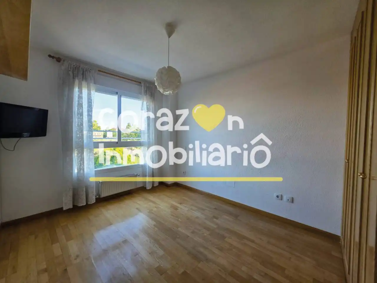 Bedroom of Flat for sale in Madrid  with Heating, Parquet flooring and Storage room
