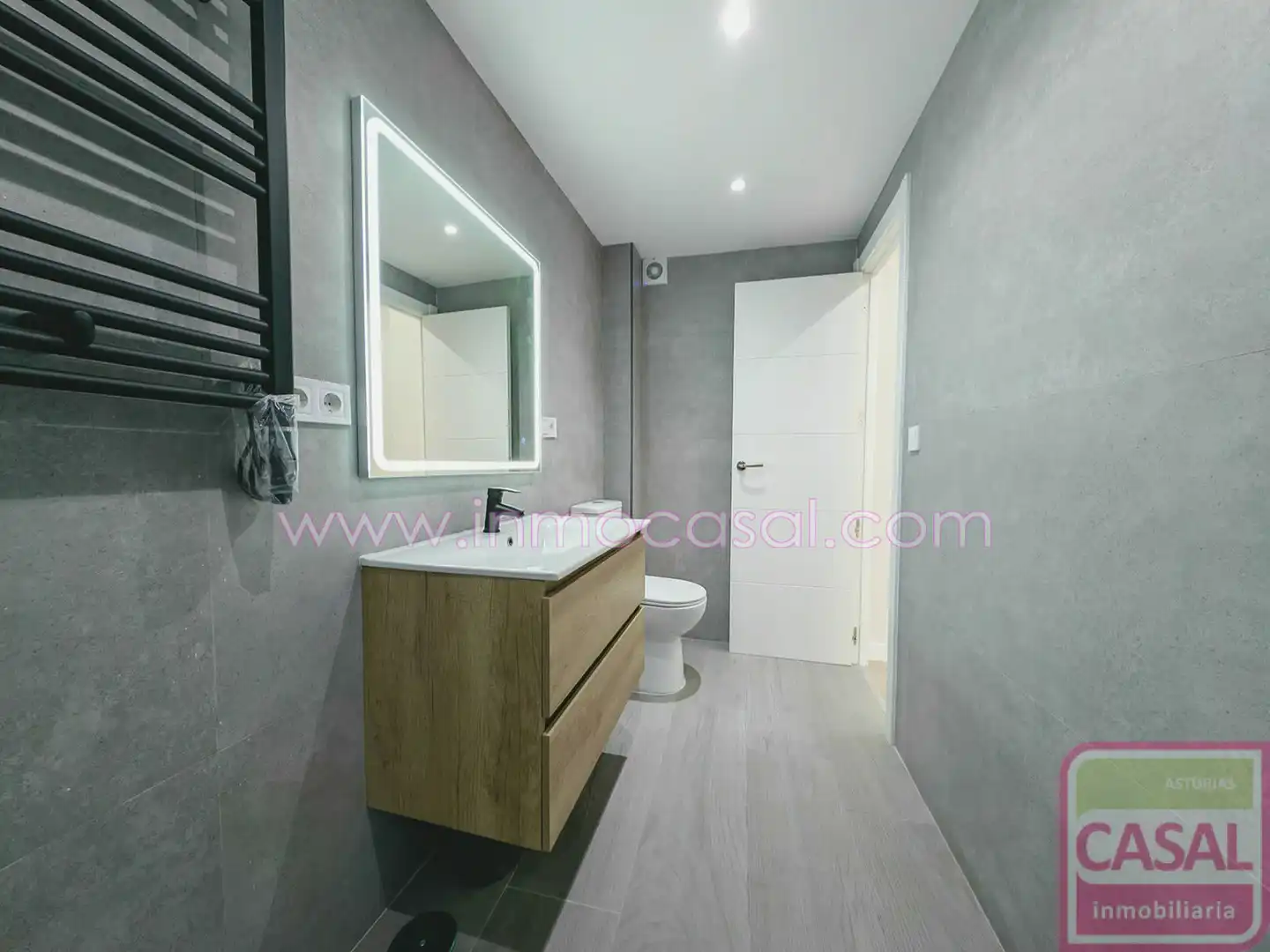 Baño de Piso en venta en Langreo con Calefacción y Trastero