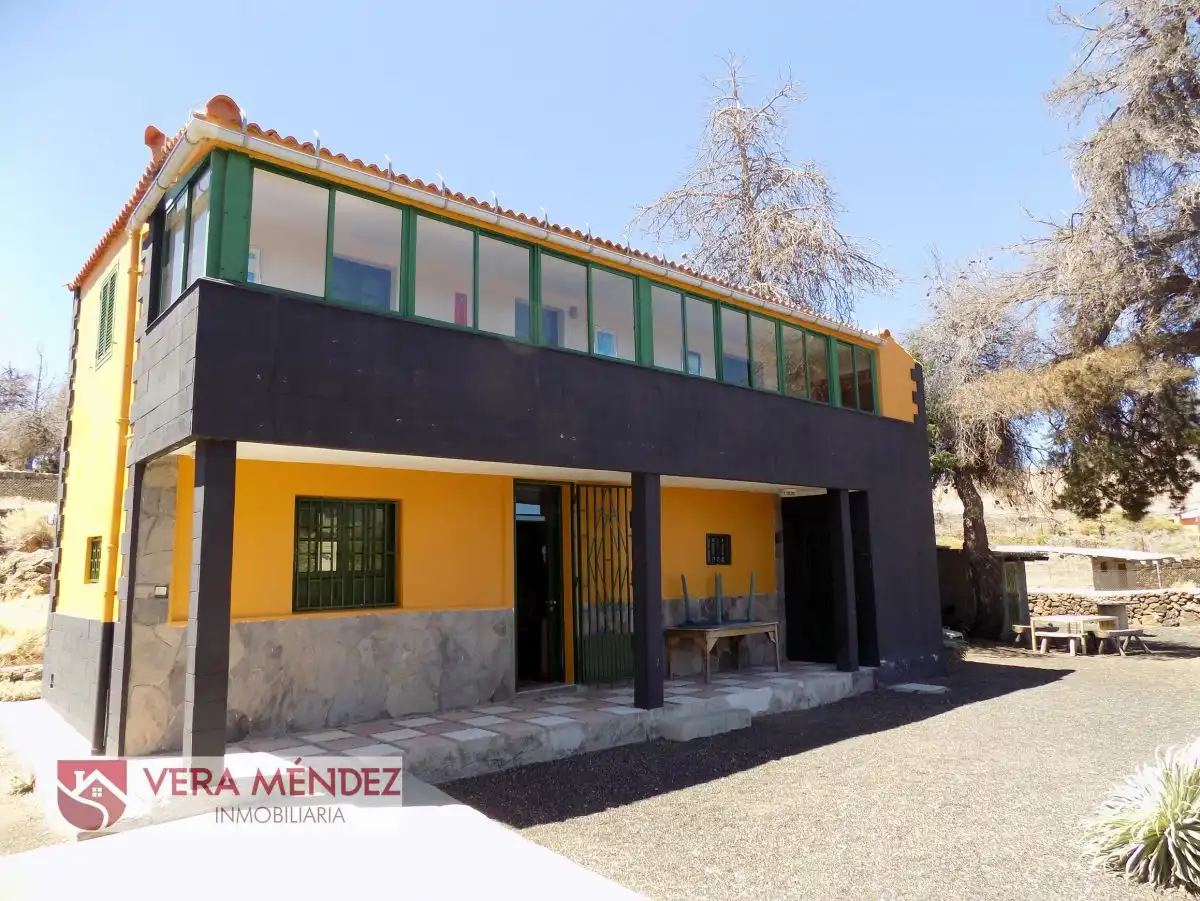 Vista exterior de Casa o xalet en venda en La Orotava amb Terrassa i Moblat