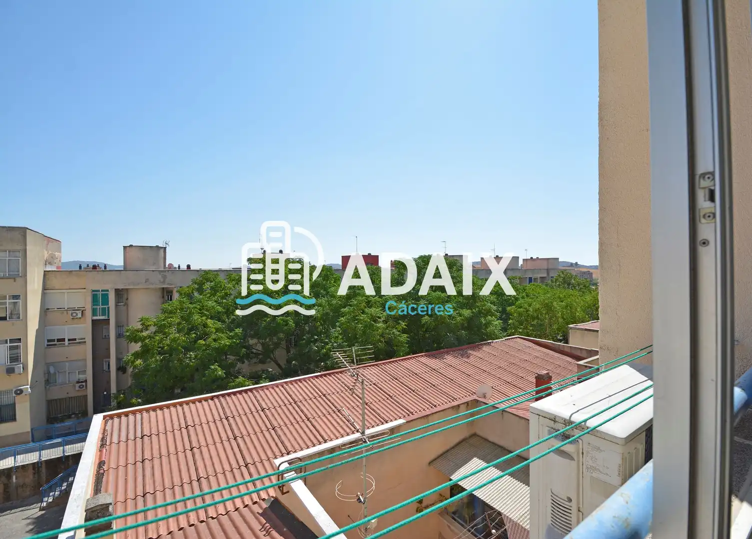 Vista exterior de Piso en venta en Cáceres con Aire acondicionado, Terraza y Balcón