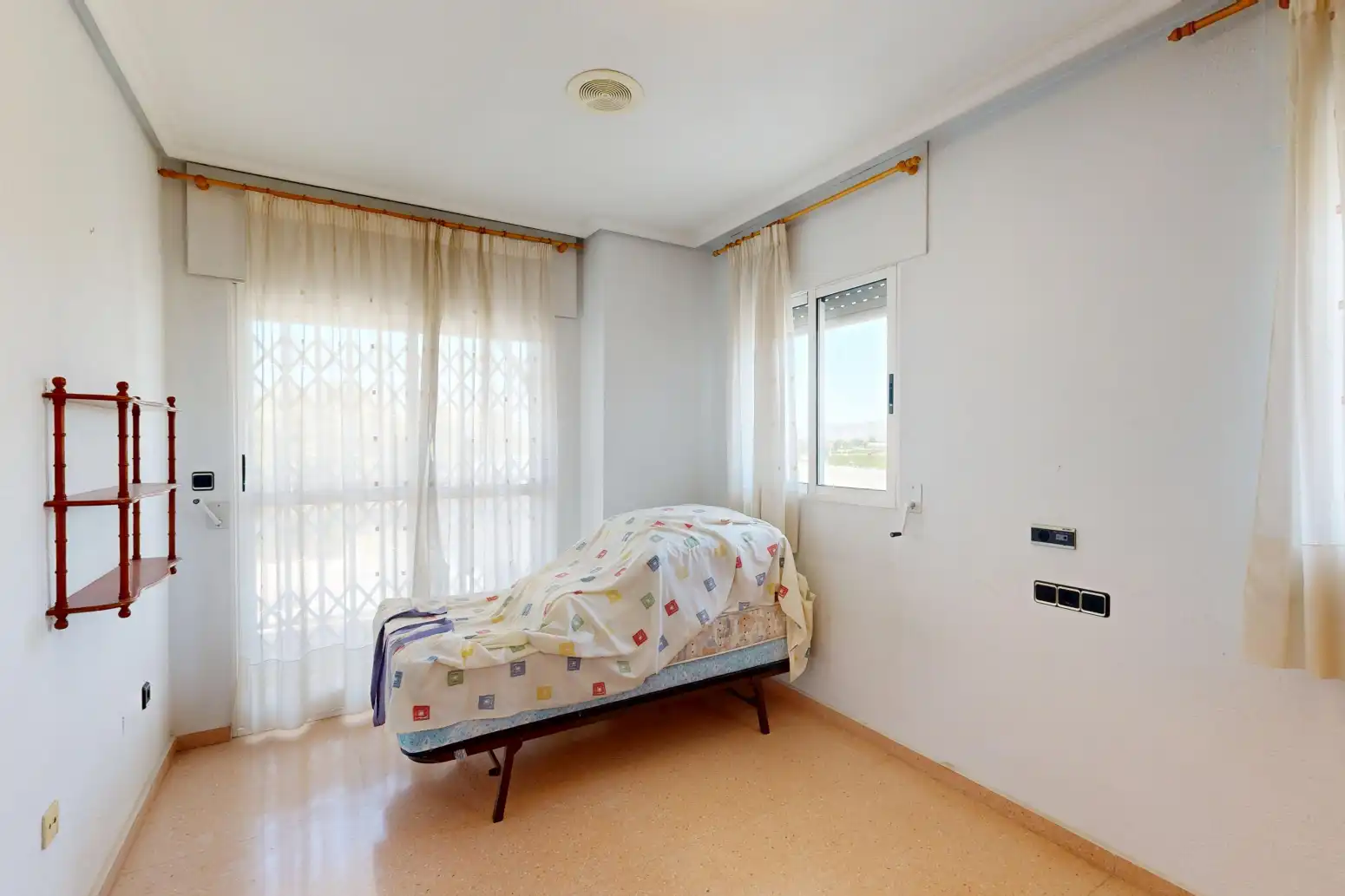Schlafzimmer von Einfamilien-Reihenhaus zum Verkauf in Murcia mit Klimaanlage, Heizung und Terrasse