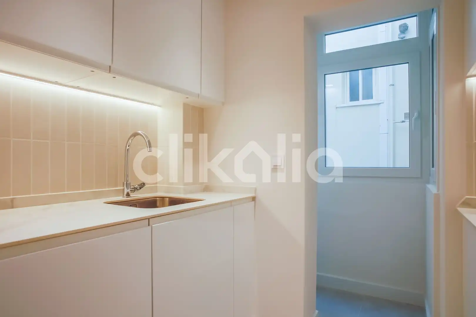 Kitchen of Flat for sale in Madrid  with Air Conditioner, Heating and Private garden