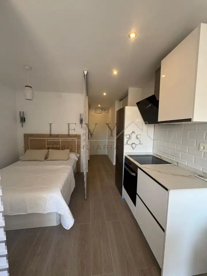 Schlafzimmer von Wohnung zur Miete in Torremolinos mit Klimaanlage, Heizung und Terrasse
