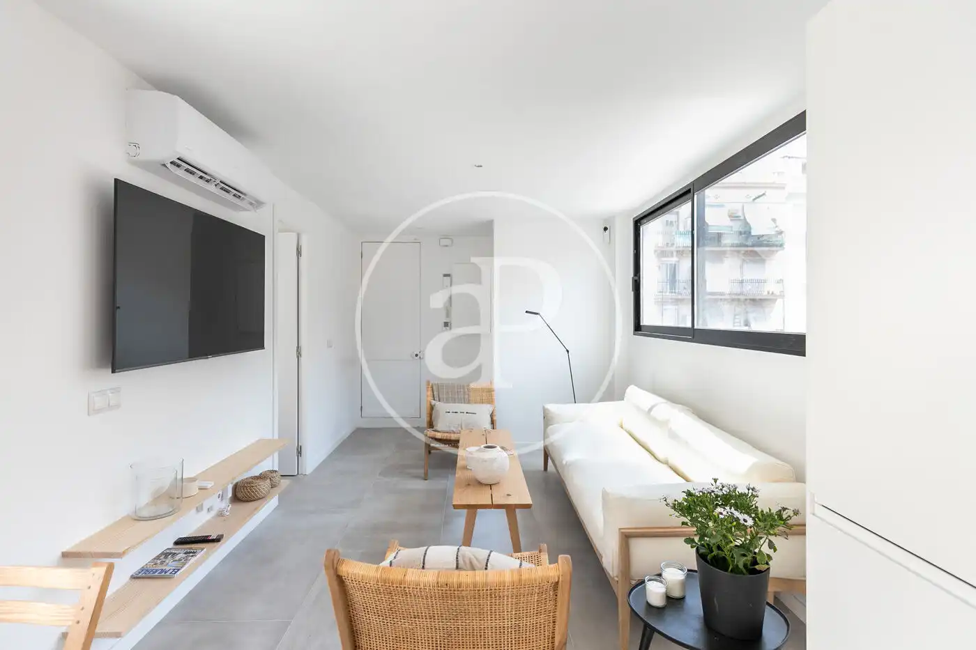 Attic for rent in Magalhaes, El Poble Sec - Parc de Montjuïc