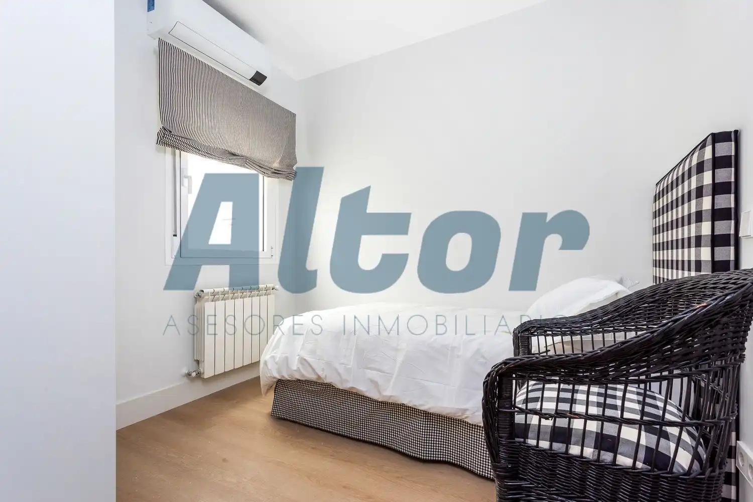 Flat with lift for sale in DE PEREZ GALDOS, imagen 14