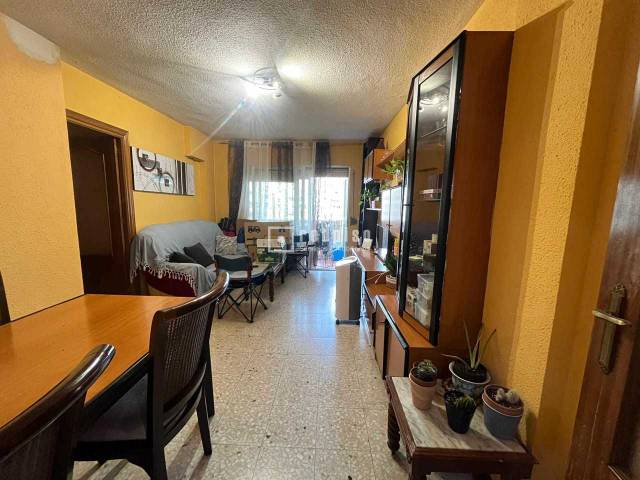 Piso en Venta en Reyes Católicos