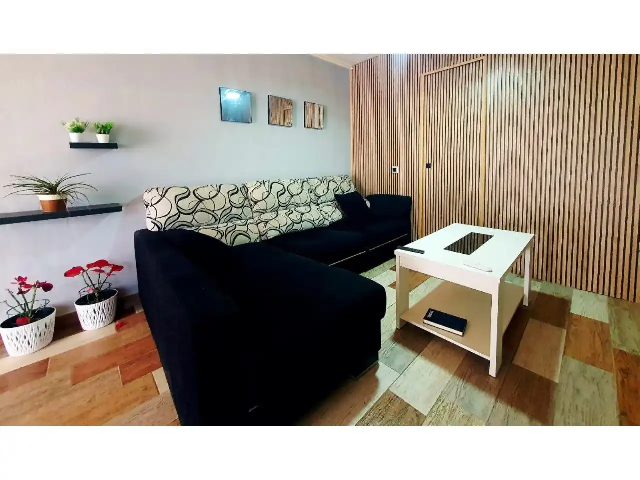 Sala d'estar de Casa o xalet en venda en Pedralba amb Calefacció, Jardí privat i Terrassa