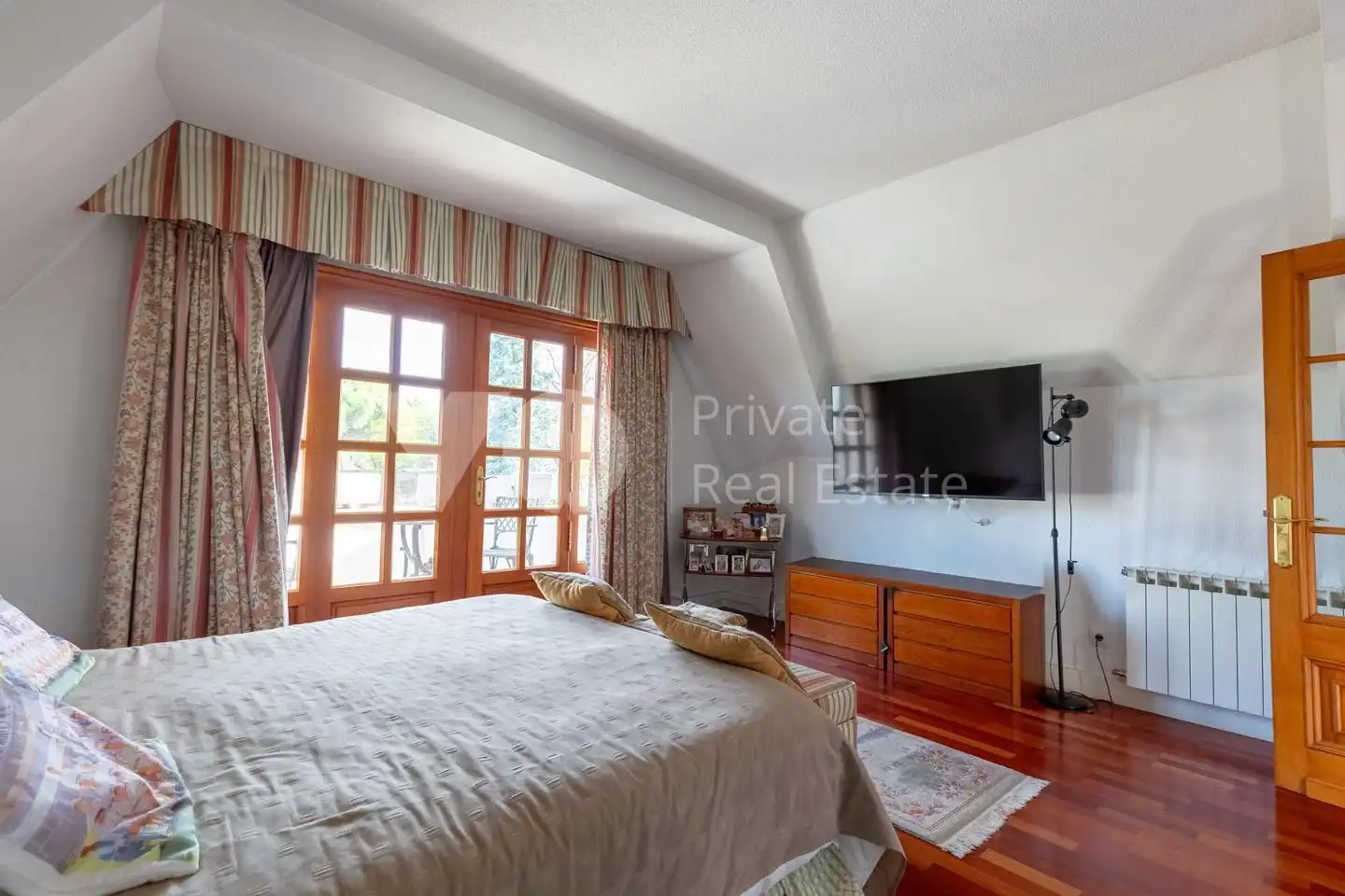 Habitación de Casa o chalet en venta en Madrid con Aire acondicionado, Calefacción y Jardín privado