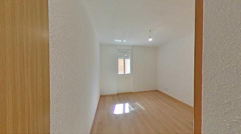 Foto 3 de Piso en venta en Calle Maqueda, Aluche,  Madrid Capital