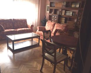 Living room of Flat to rent in  Zaragoza Capital  with Heating, Parquet flooring and Furnished