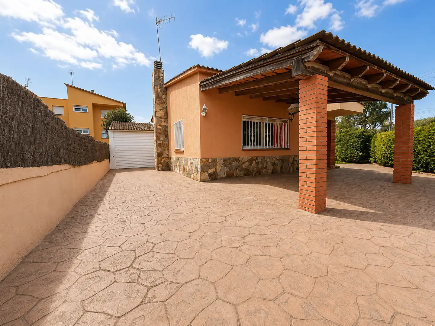 Villa mit Garten zum Verkauf in Llinars del Vallès
