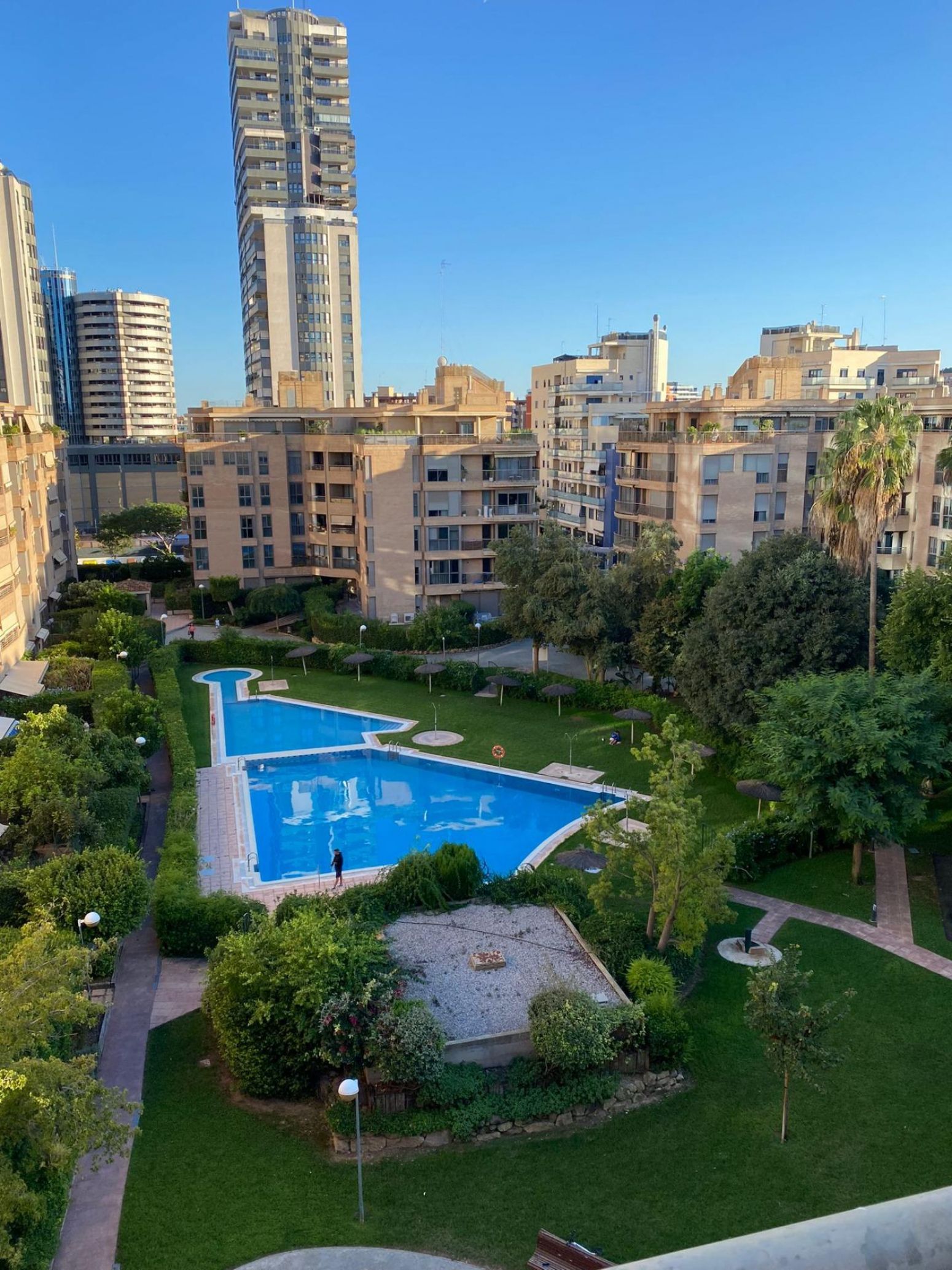 Swimming pool of Flat to rent in  Valencia Capital  with Air Conditioner, Heating and Parquet flooring