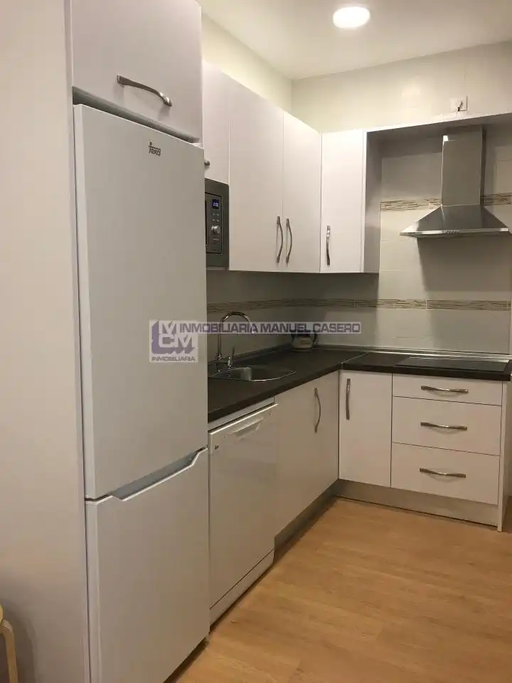 Cocina de Apartamento de alquiler en Cáceres con Aire acondicionado, Calefacción y Amueblado