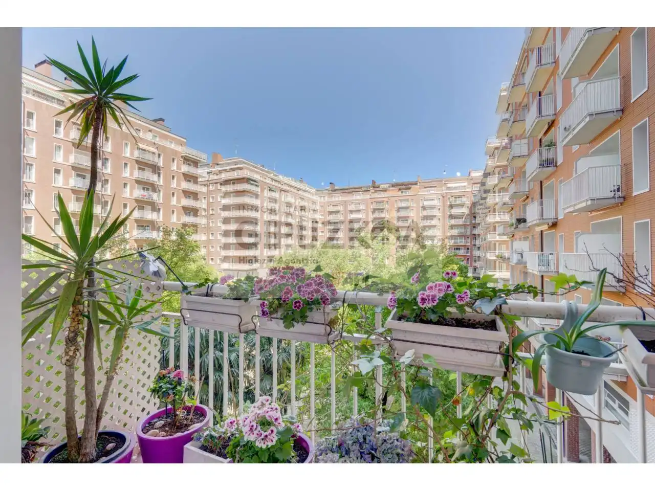 Terrassa de Pis en venda en Donostia - San Sebastián  amb Calefacció i Balcó