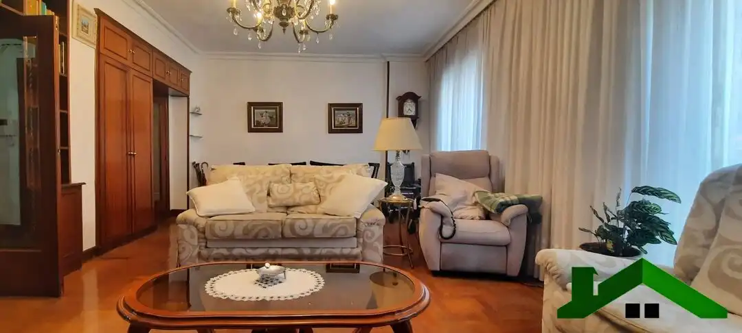 Sala d'estar de Pis en venda en Bilbao  amb Calefacció i Terrassa