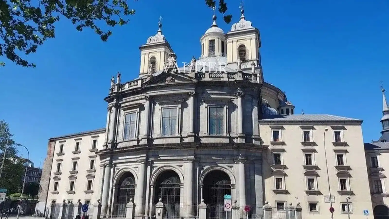 Vista exterior de Piso en venta en Madrid con Aire acondicionado y Amueblado