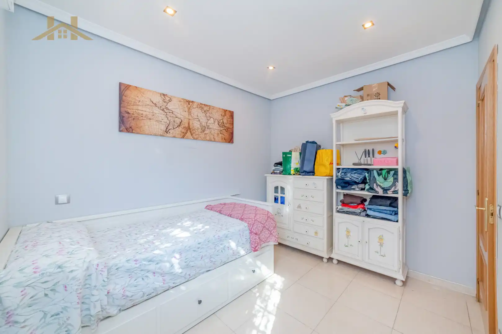 Habitación de Casa adosada en venta en Seseña con Calefacción, Jardín privado y Terraza