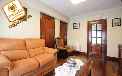 Living room of Flat for sale in Basauri   with Balcony