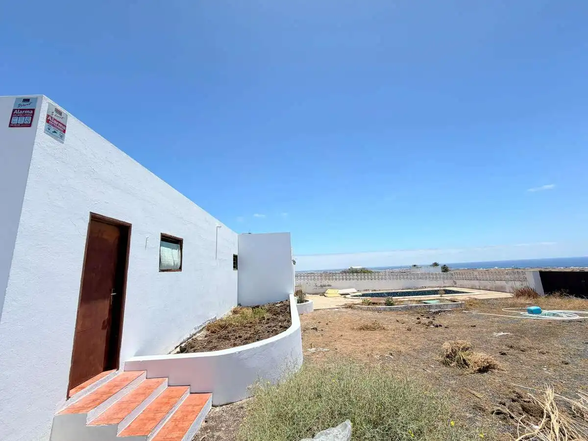 Vista exterior de Casa o chalet en venta en San Bartolomé con Terraza y Piscina