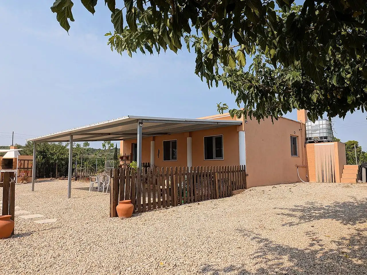 Vista exterior de Finca rústica en venda en Vinaròs amb Terrassa i Piscina