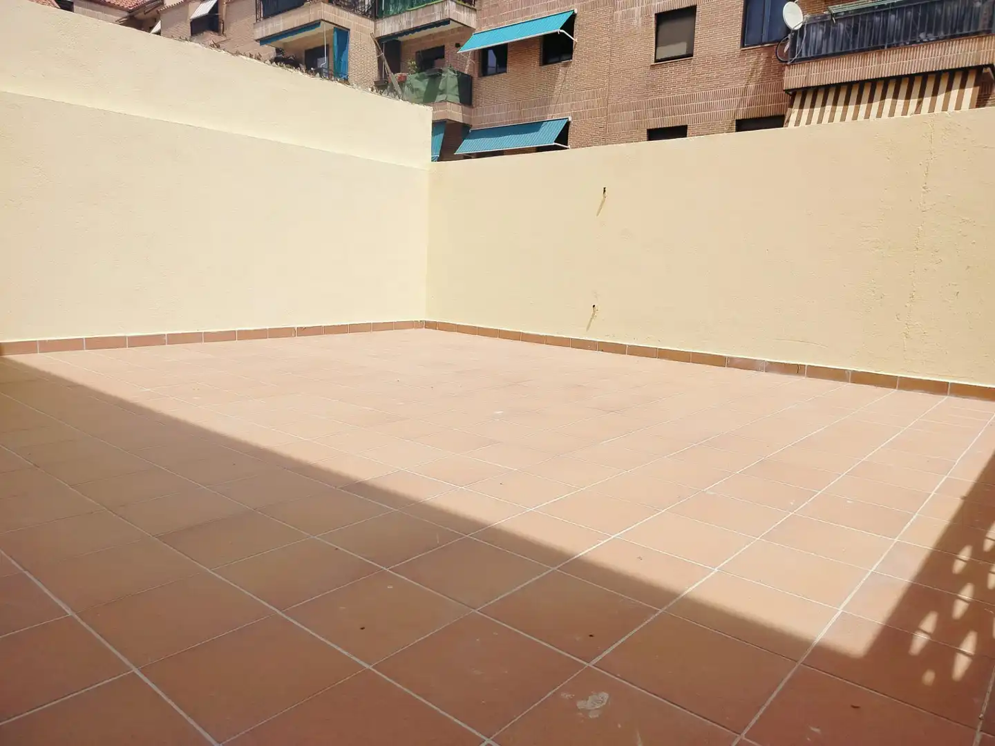 Terraza de Piso de alquiler en Torrejón de la Calzada con Aire acondicionado, Calefacción y Trastero