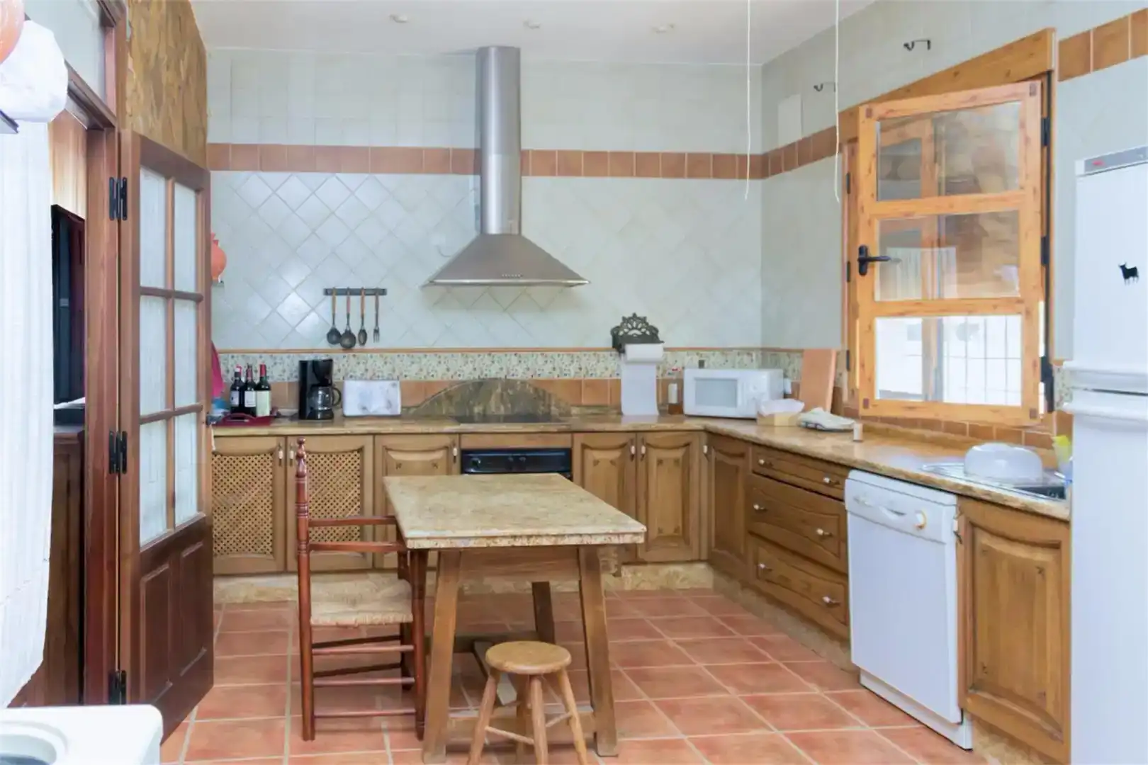Cuina de Finca rústica en venda en Coria amb Jardí privat, Traster i Moblat