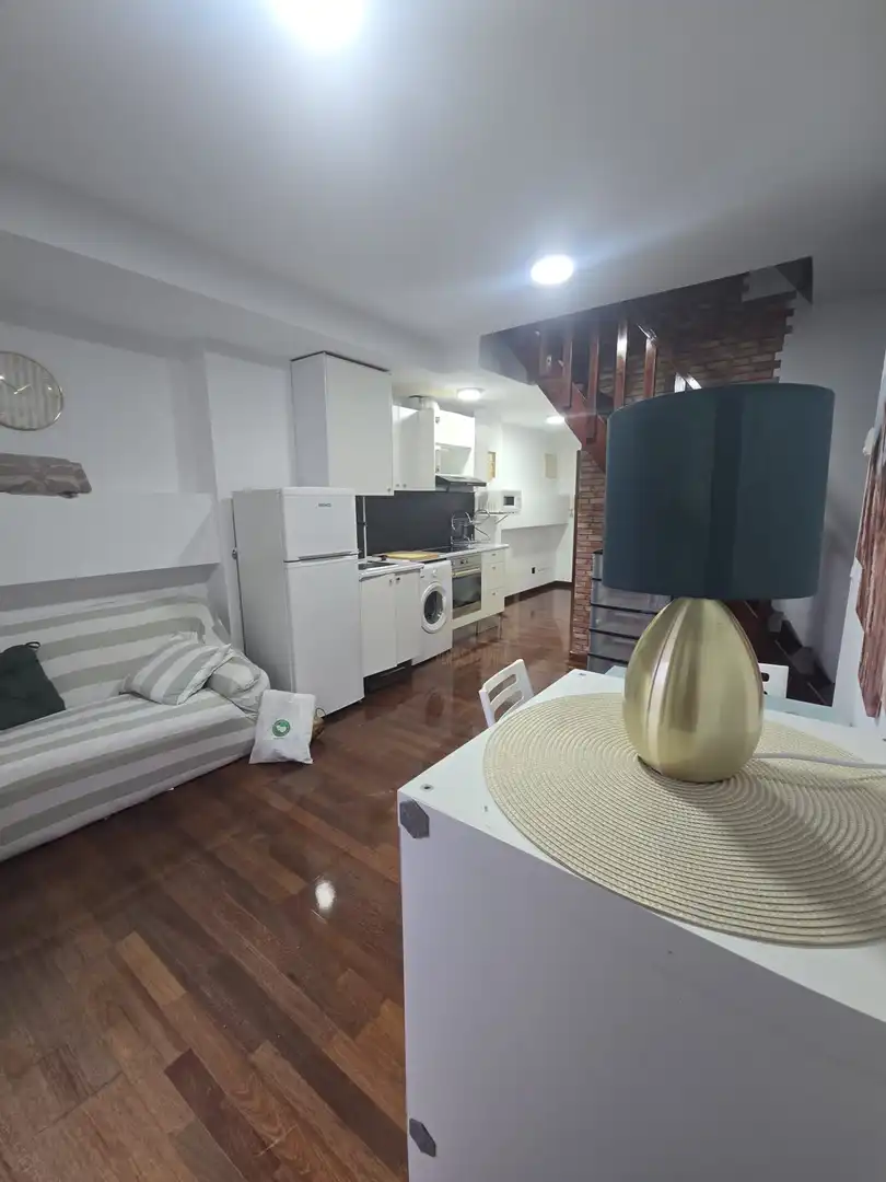 Wohnung zur Miete in Piélagos mit Heizung, Parkett und Möbliert