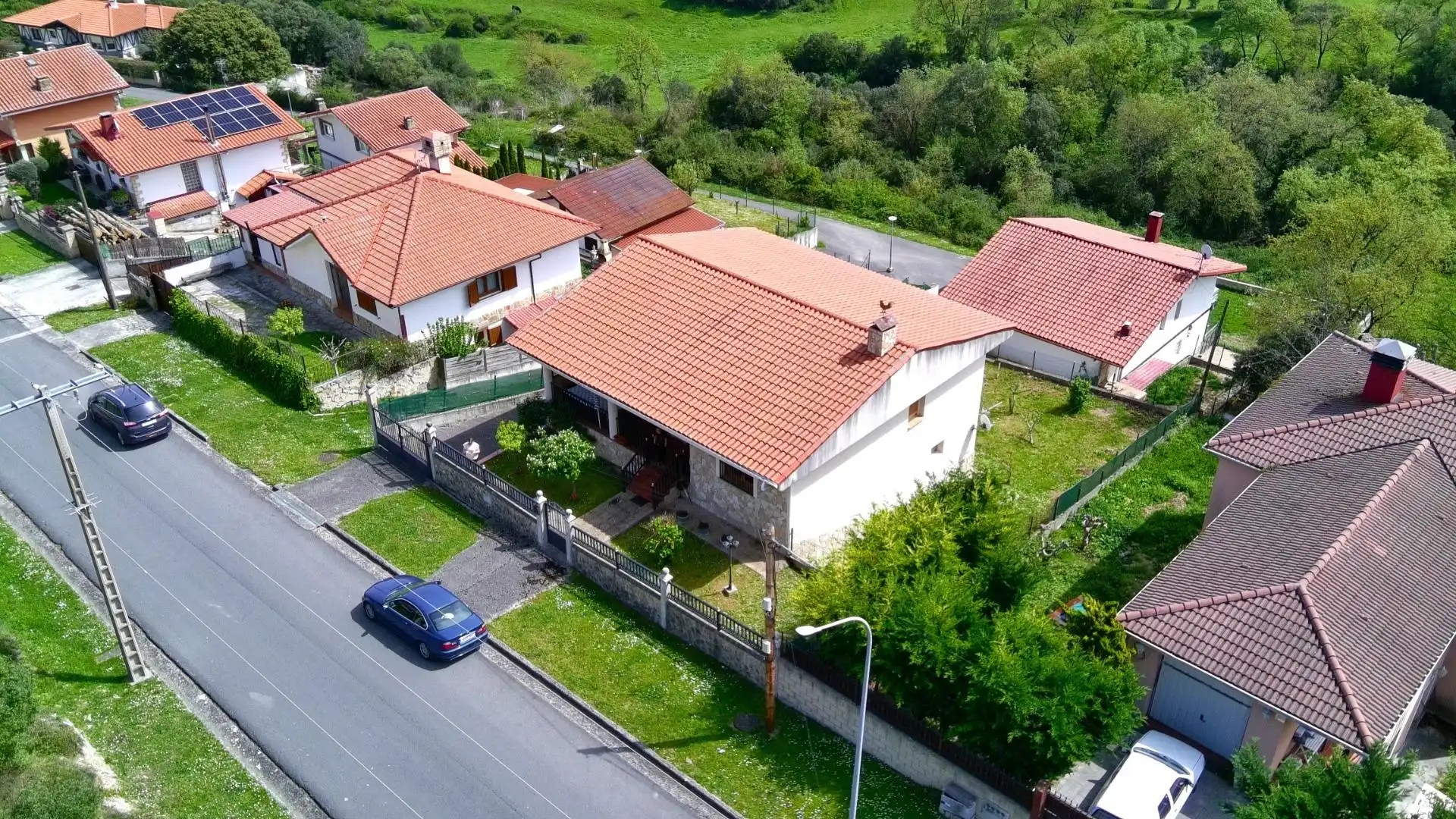 Außenansicht von Haus oder Chalet zum Verkauf in Valle de Mena mit Heizung, Privatgarten und Terrasse