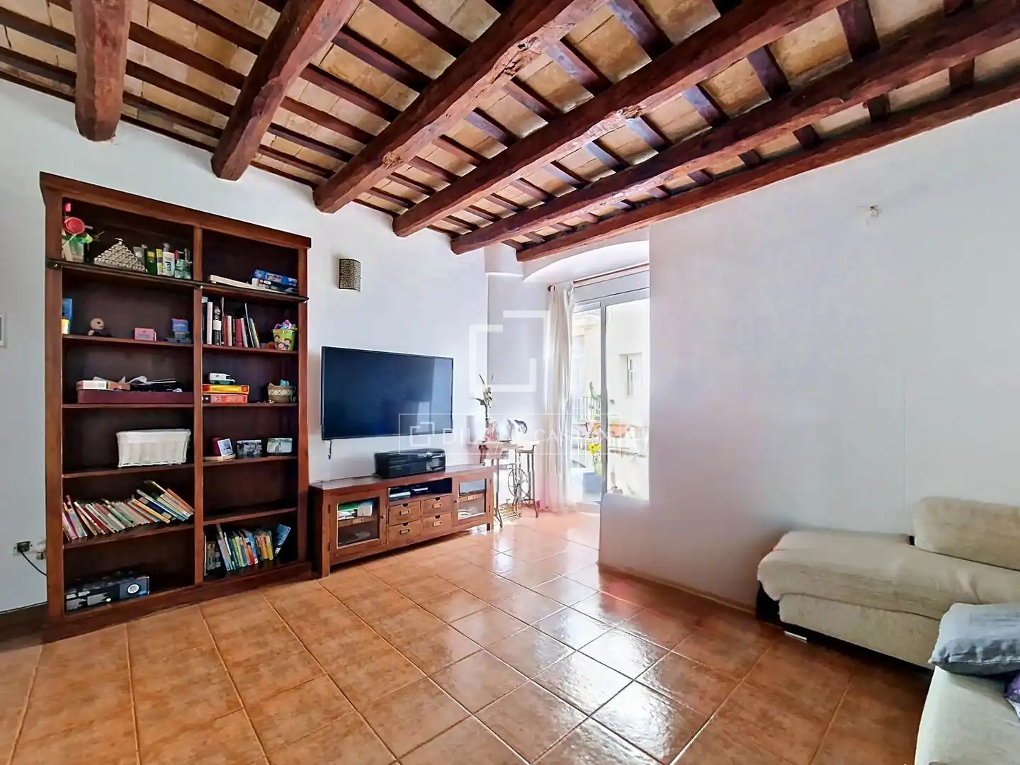 Sala d'estar de Casa o xalet en venda en Vilanova i la Geltrú amb Aire condicionat, Calefacció i Terrassa