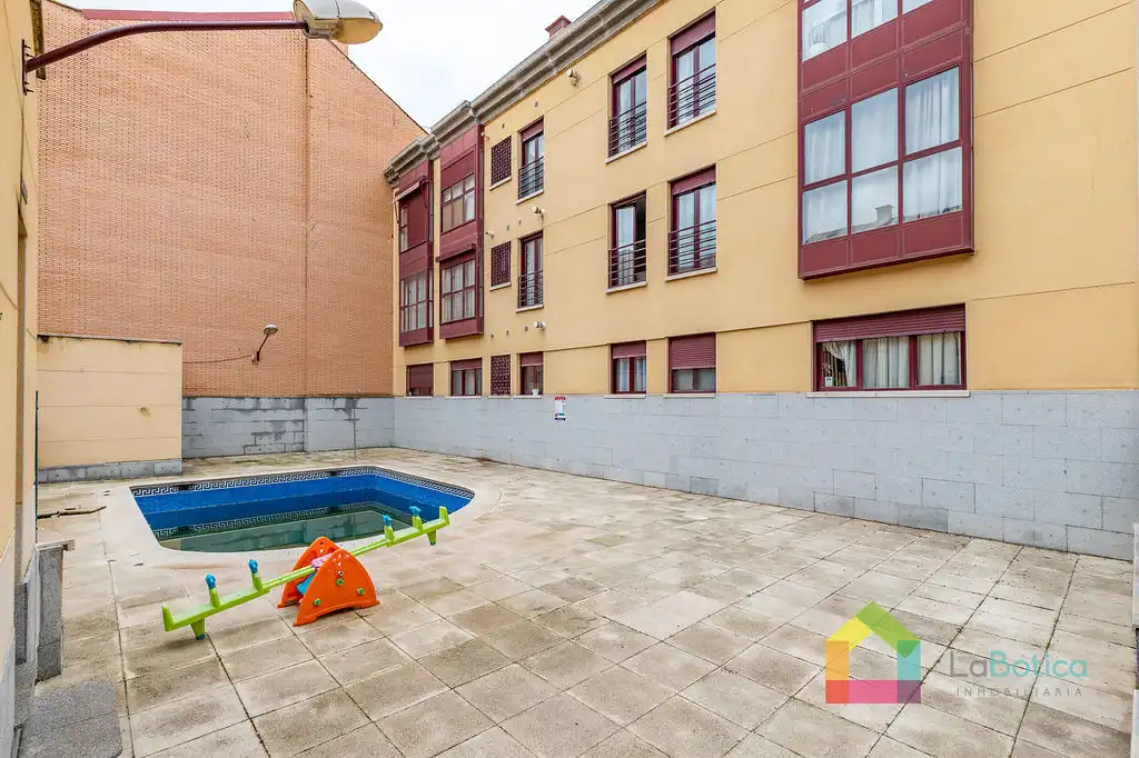 Piscina de Piso en venta en Toledo