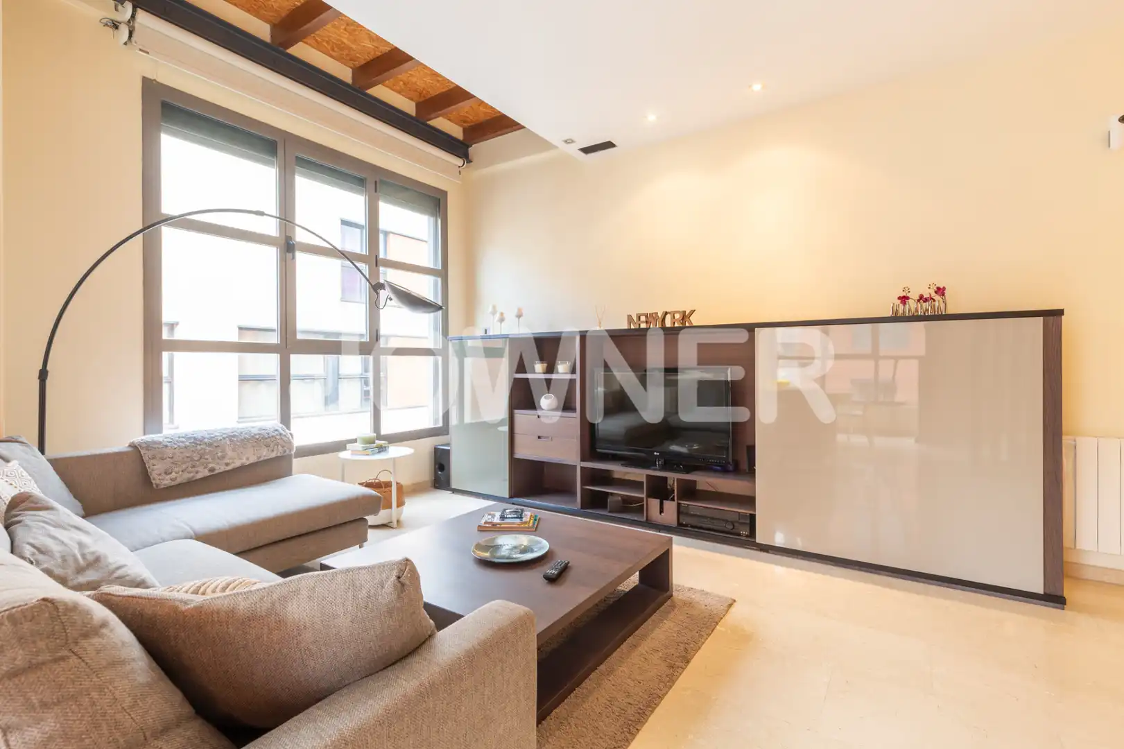 Sala d'estar de Àtic en venda en Madrid amb Aire condicionat, Parquet i Terrassa