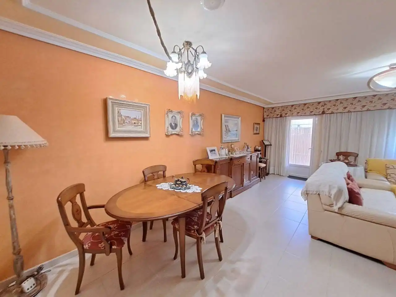 Comedor de Casa adosada en venta en Villagonzalo Pedernales con Calefacción, Jardín privado y Terraza