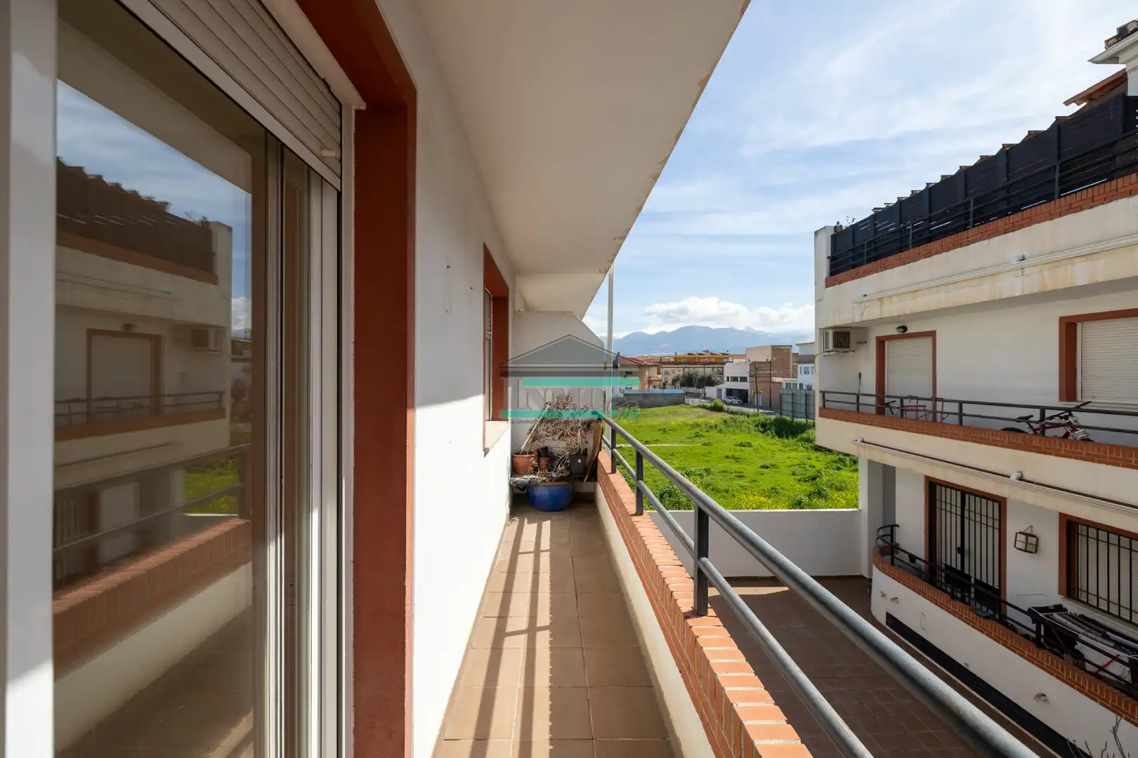 Außenansicht von Wohnung zum Verkauf in Armilla mit Heizung, Terrasse und Balkon