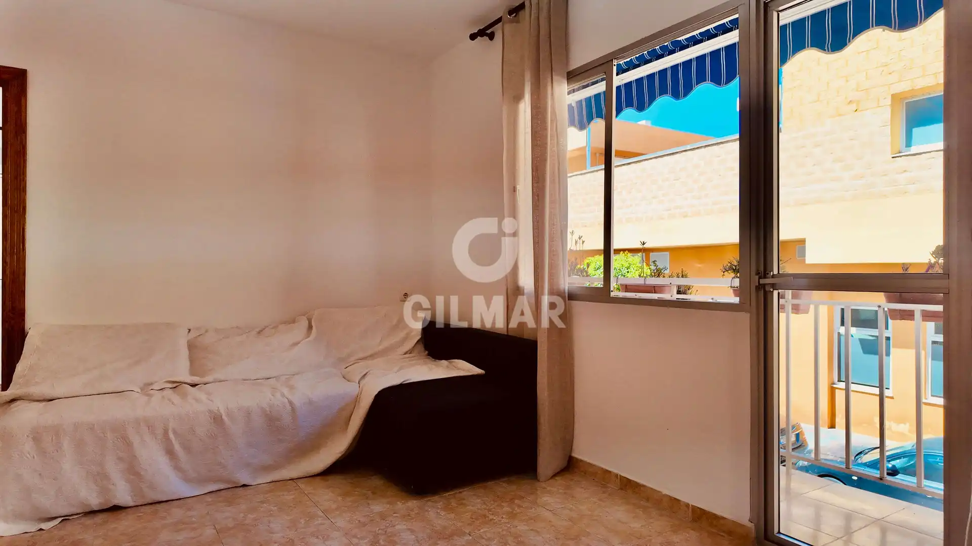 Habitación de Piso en venta en Fuengirola con Calefacción y Balcón