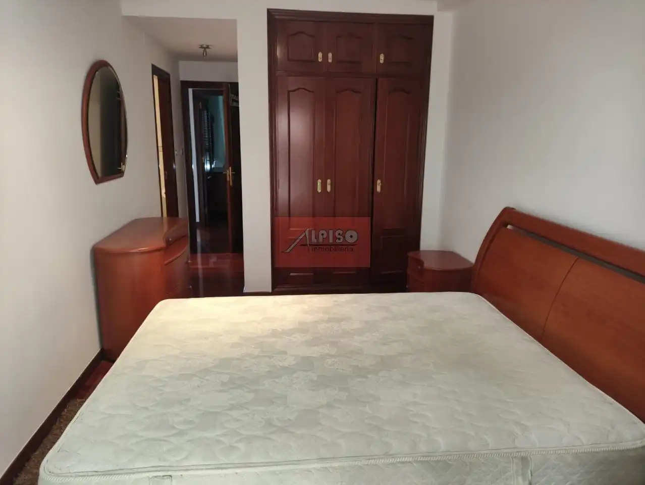 Habitación de Piso de alquiler en Ourense Capital  con Calefacción, Parquet y Amueblado